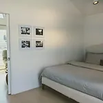Venice Canals & Beach Guest House